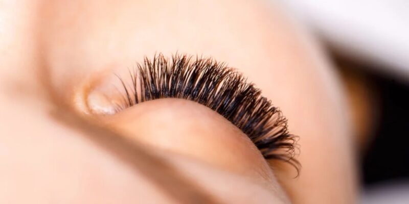 3 Best Oils for Eyelash Growth That Actually Work